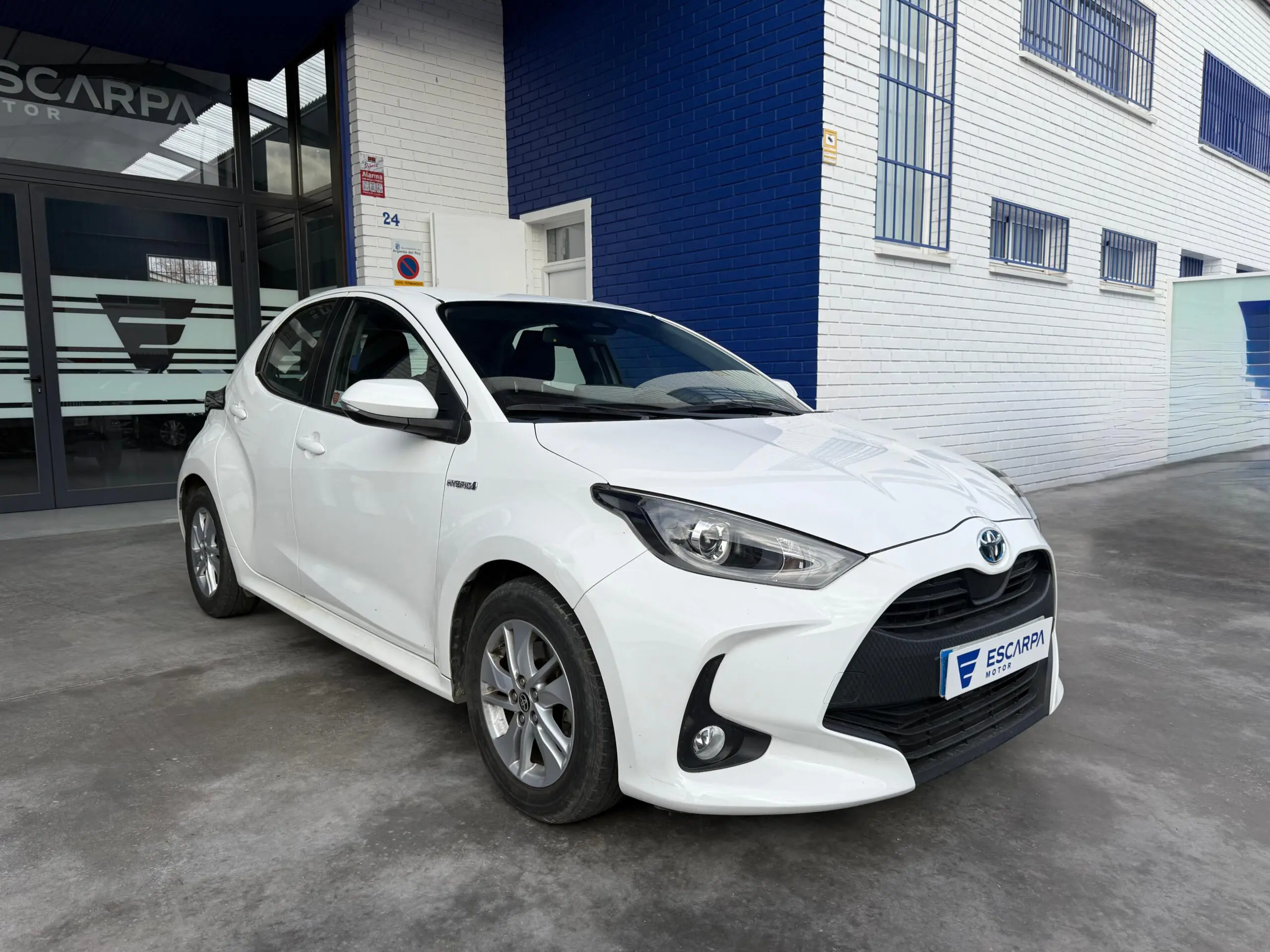 Foto exterior Toyota Yaris 1.5 120H Business Plus