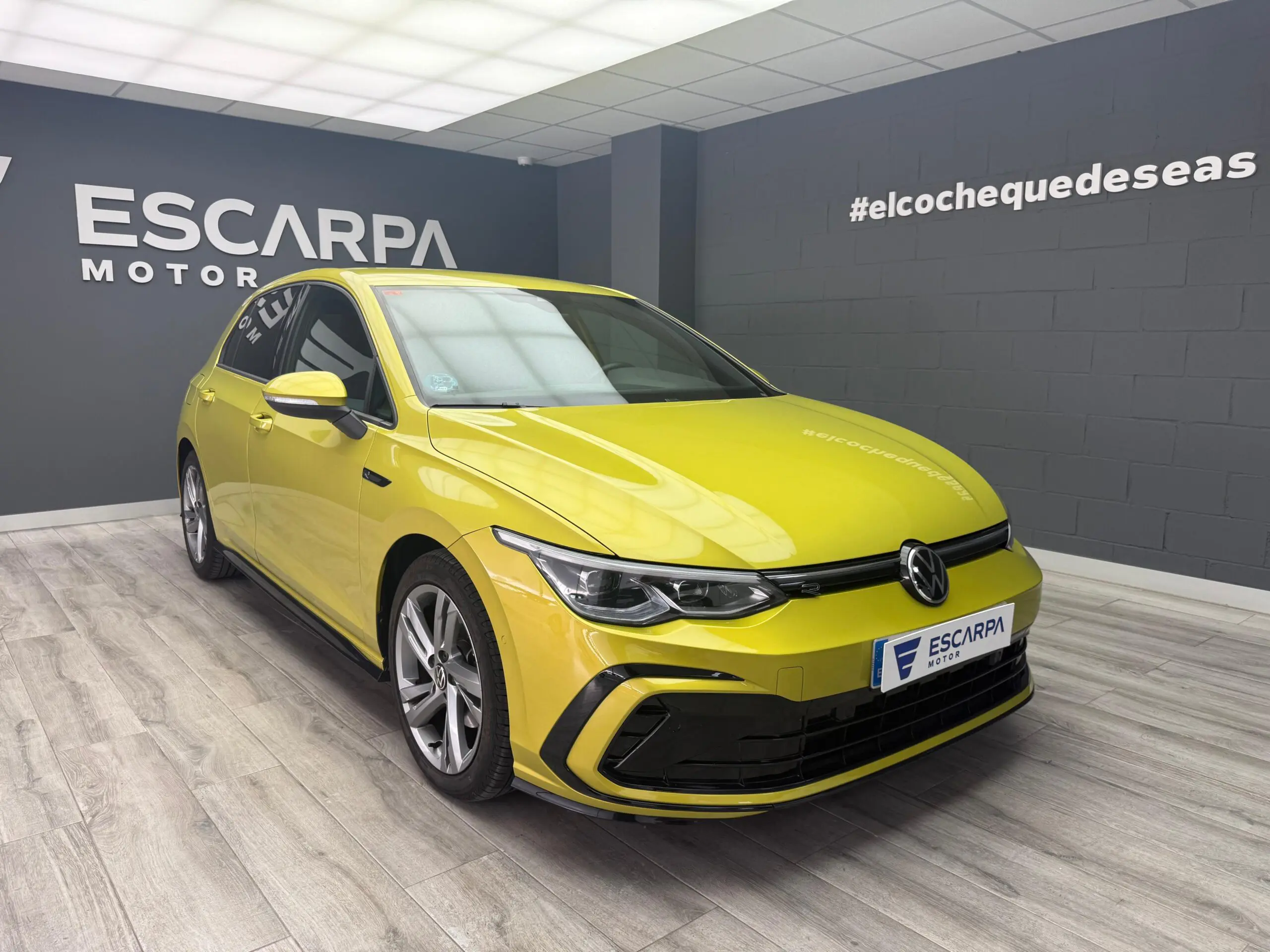 GOLF R-LINE AMARILLO