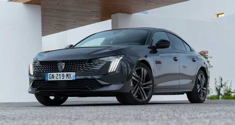 coche-hibrido-peugeot